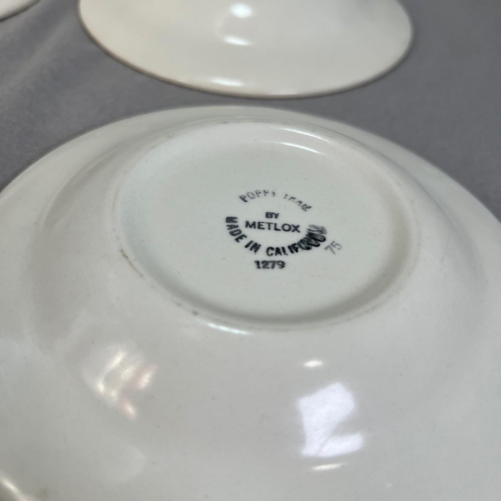 Metlox Poppy Trail Sculptured Daisy Tea Cup and Saucer Set of 4 White Floral - Picture 7 of 13